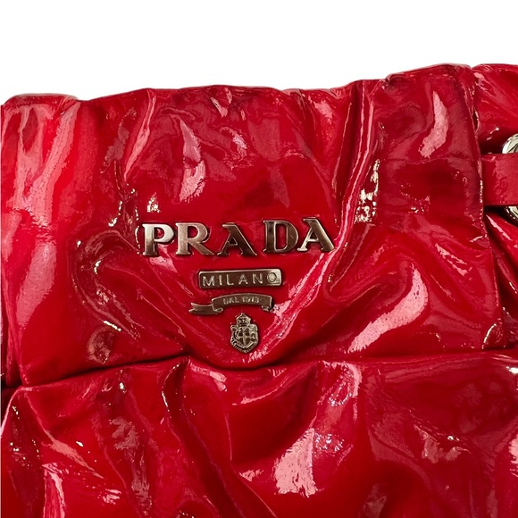 VTG PRADA Red Patent Leather Shoulder Quilted Puffer Bag Purse Wet Look be - Picture 3 of 11